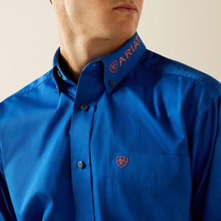 Camisa Ariat Team Logo Twill Classic Fit Blue Orange Caballero