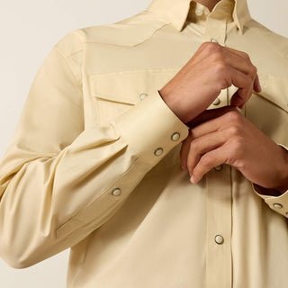 Camisa Ariat Lightweight Twill Classic Fit Creme Brulle Caballero