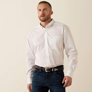 Camisa Ariat Wrinkle Free Cal Classic Fit White Medallieon Print Caballero
