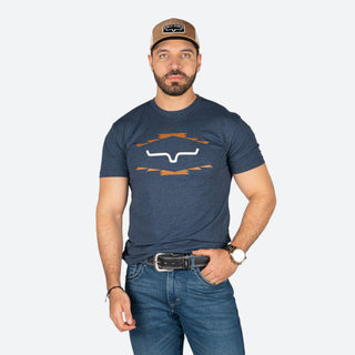 Playera Kimes Ranch Vintage Badge Midnight Navy Caballero