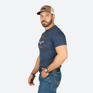 Playera Kimes Ranch Vintage Badge Midnight Navy Caballero