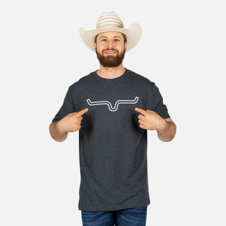Playera Kimes Ranch Outlier Charcoal Caballero