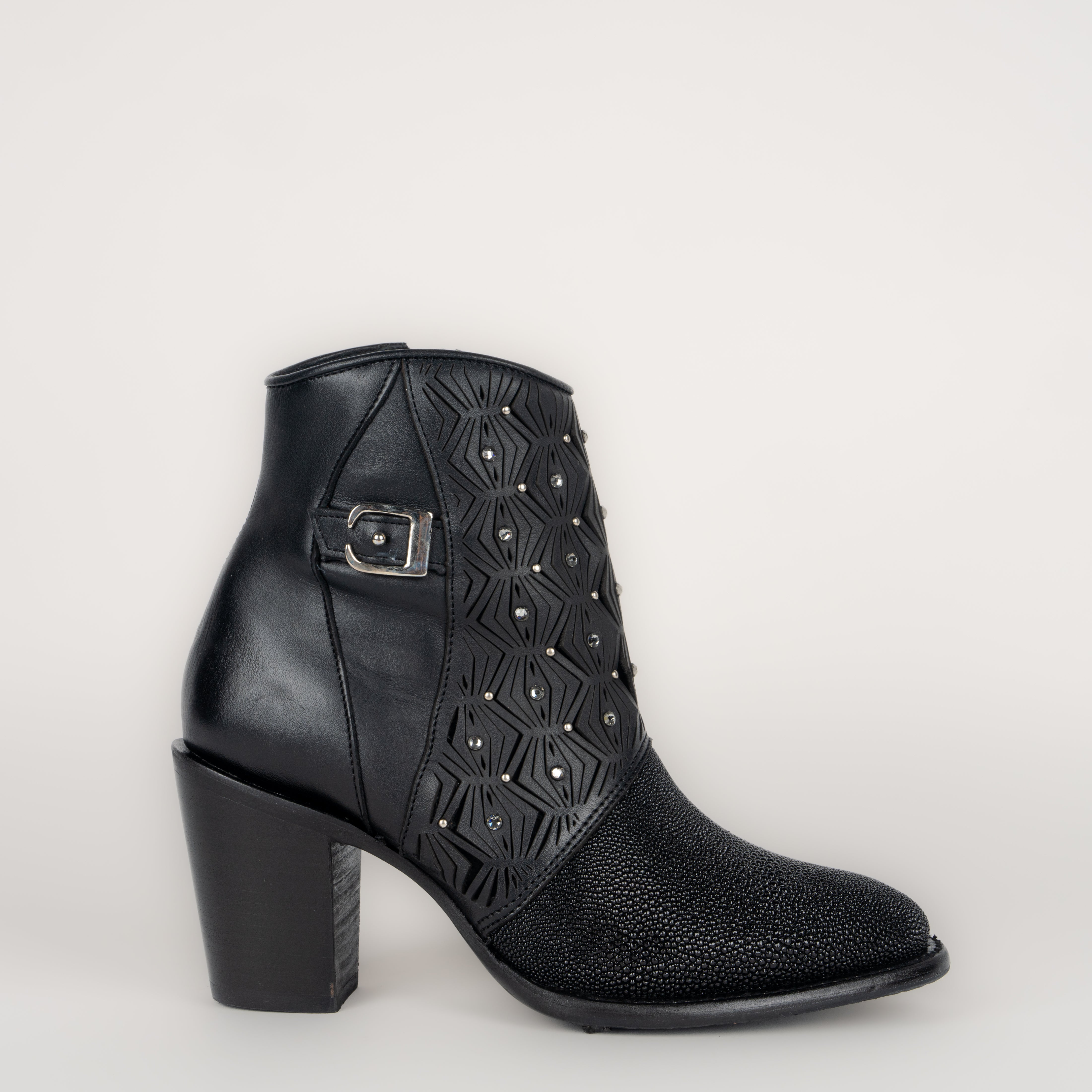 Botín Cuadra Mantarraya Negro Dama Botas Chicho - Main Image