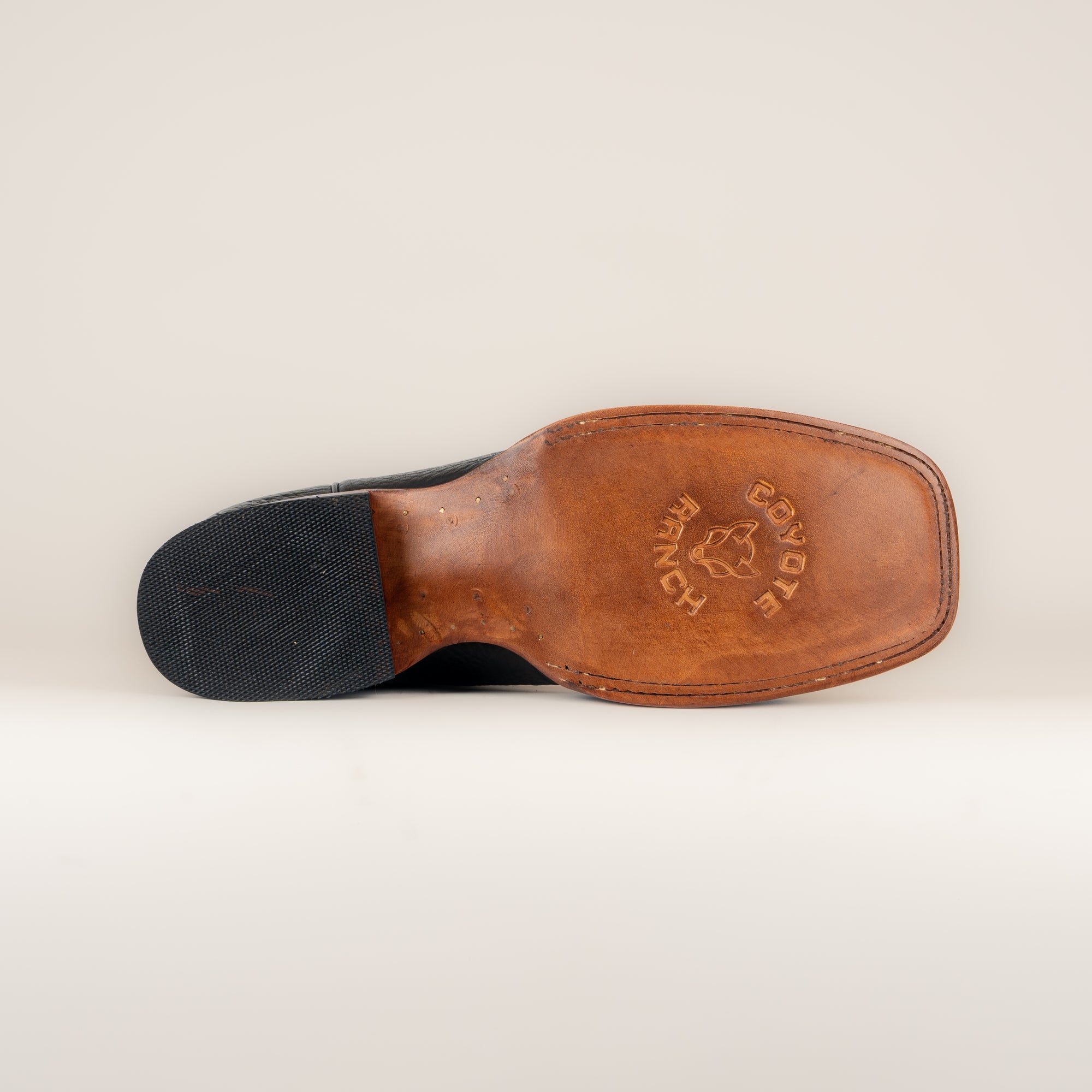Bota Coyote Ranch Uruachi Shoulder Negro Cajeta Caballero