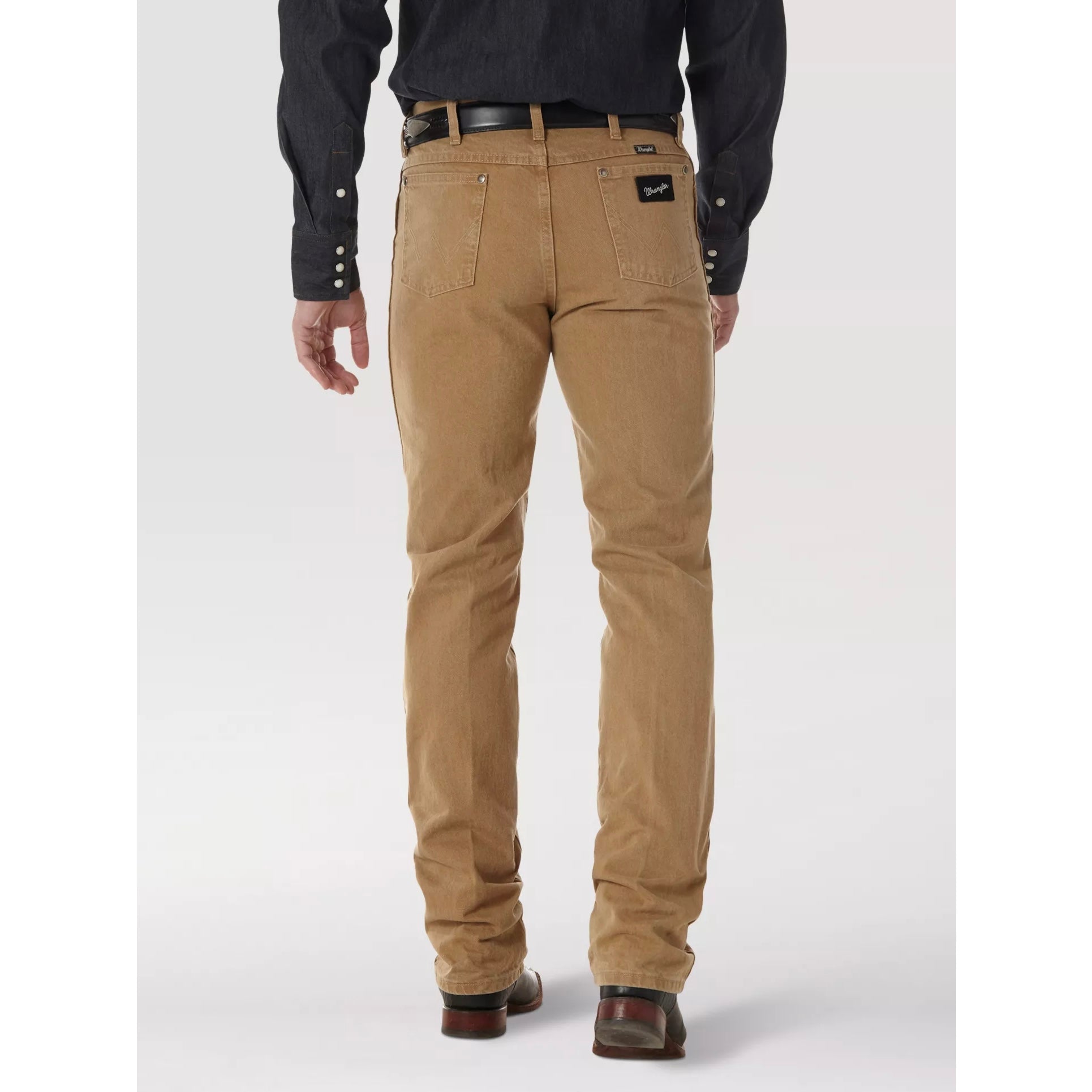 Pantalón Wrangler Corte Vaquero Slim Silver Edition Tan Caballero