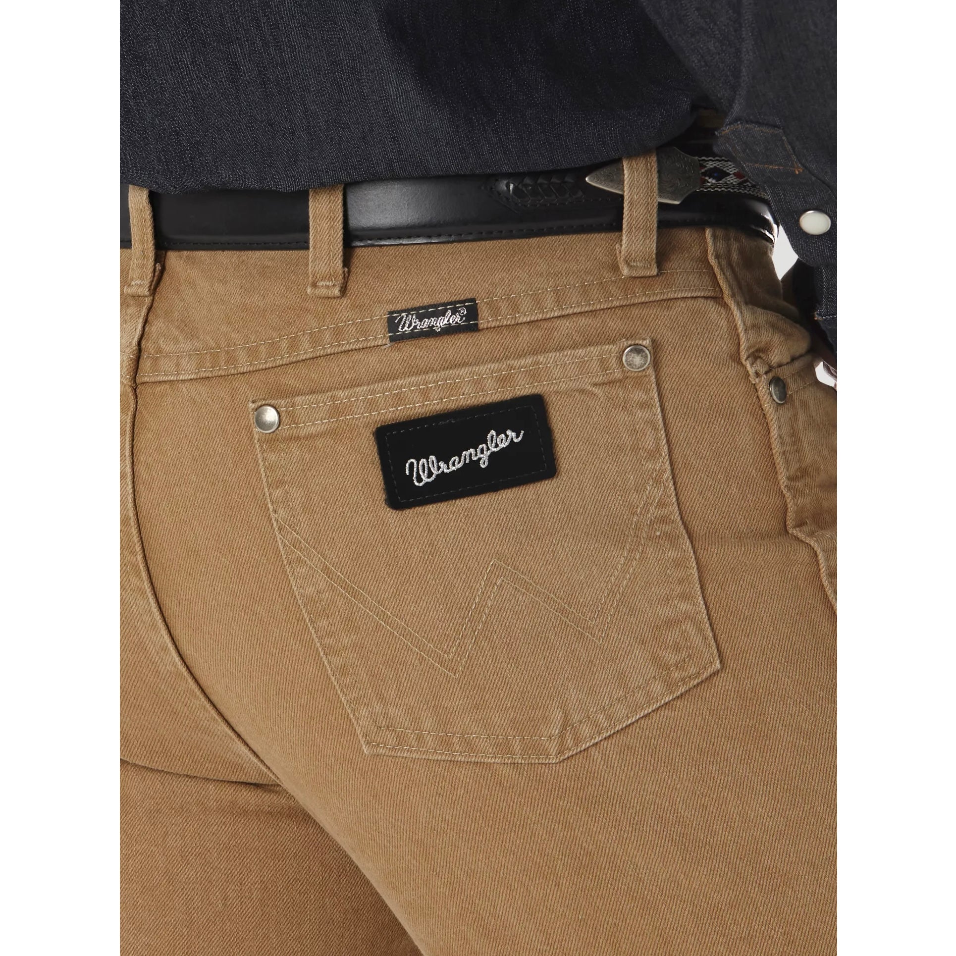 Pantalón Wrangler Corte Vaquero Slim Silver Edition Tan Caballero