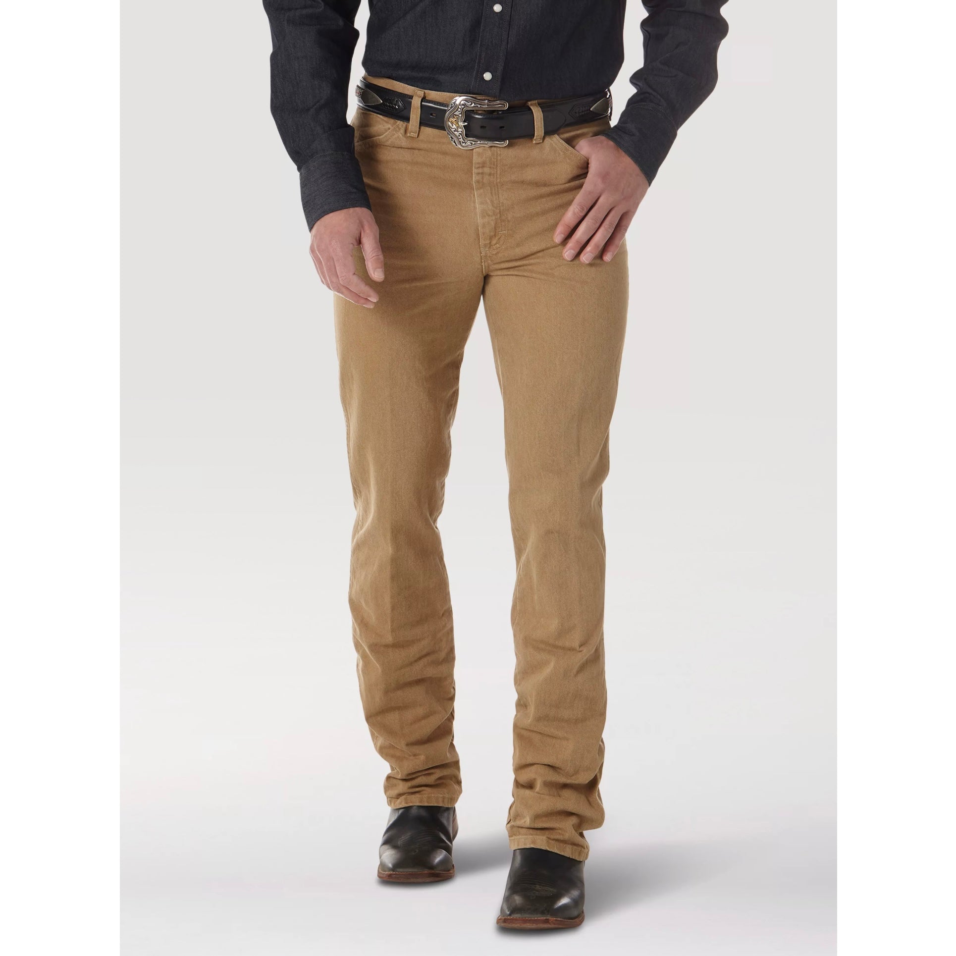 Pantalón Wrangler Corte Vaquero Slim Silver Edition Tan Caballero